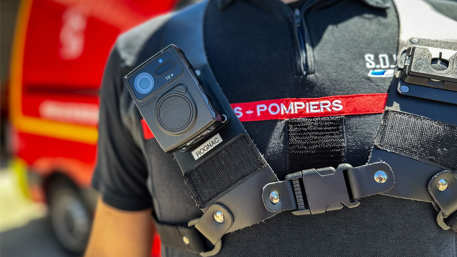 2.Pompiers13.fr-Nous connaitre-spécialités-Camera individuelle