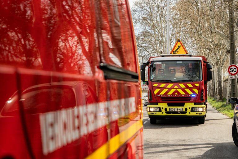 VÉHICULE DE SECOURS ROUTIER