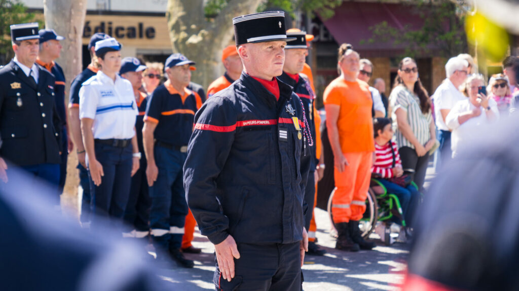 Samedi 18 avril 2026 a eu lieu la passation de commandement entre le capitaine Stéphane Trinci et le capitaine Rémy Paniego-Martinez, désormais officiellement à la tête des 160 personnels Pompiers13 qui composent le centre d’incendie et de secours de Gardanne.