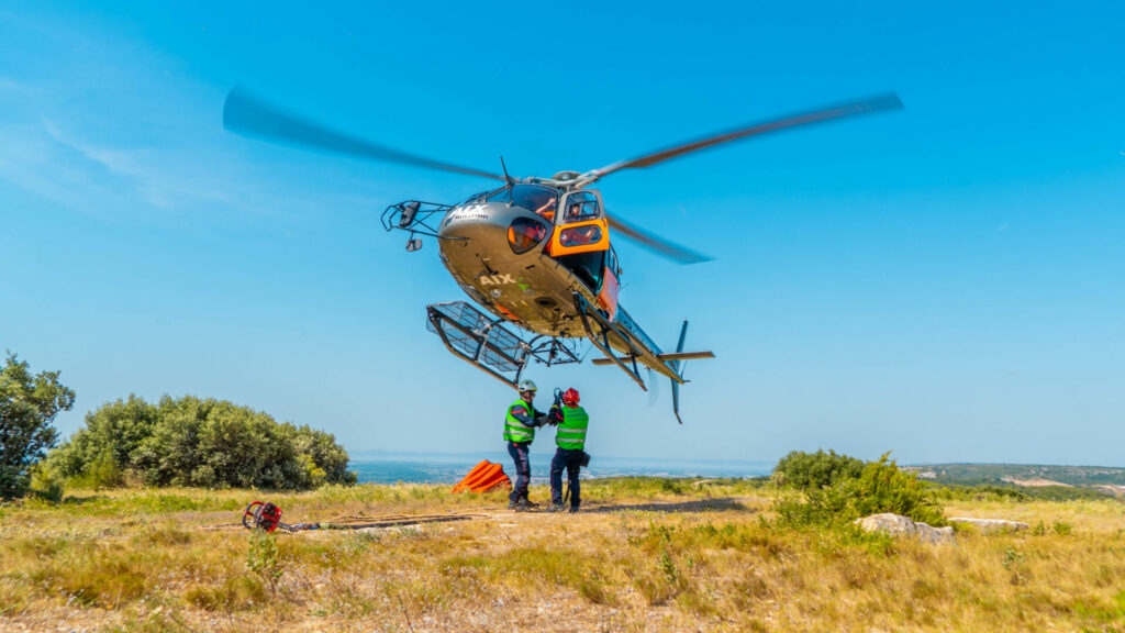 Mardi 23 juin 2026, les équipes du Détachement d’intervention héliporté des Pompiers13 se sont retrouvés à la vigie de Coudoux pour une formation grandeur nature avec l’hélicoptère bombardier d’eau, le Morane Aix.