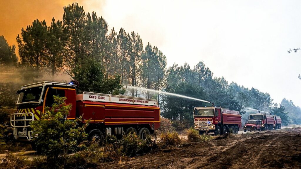 L’activité opérationnelle des Pompiers13 a été rythmée par une forte mobilisation dans le département mais également par l’envoi de renforts dans les autres territoires, eux aussi durement touchés par les incendies d’espaces naturels;